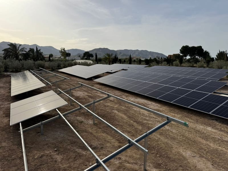 PROYECTO DE INSTALACION SOLAR FOTOVOLTAICA SAT LOS GUIRAOS. 130KW (Almería)