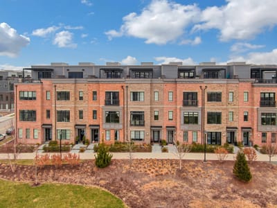 JUST LISTED – $1,950,000 – 4 Bed 5 Bath Brownstone-Style Condo in Sleepy Hollow’s Edge On Hudson