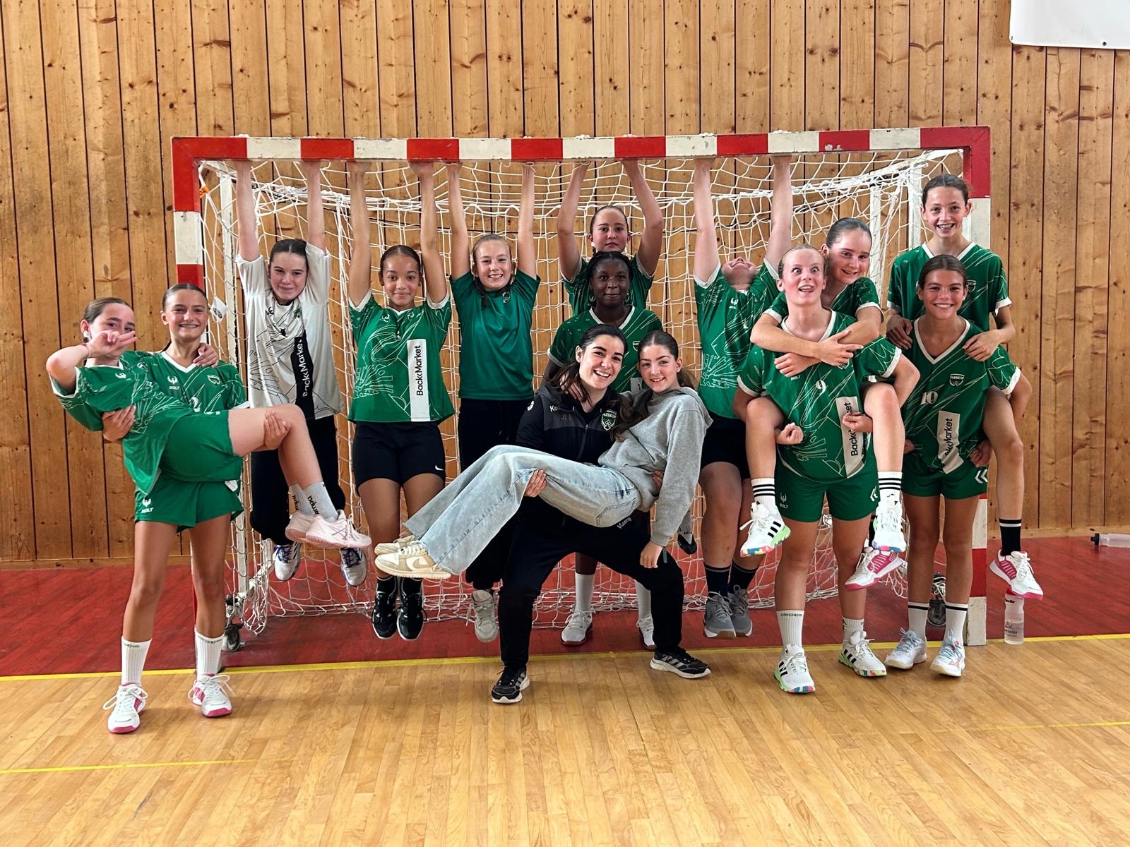 U15F2