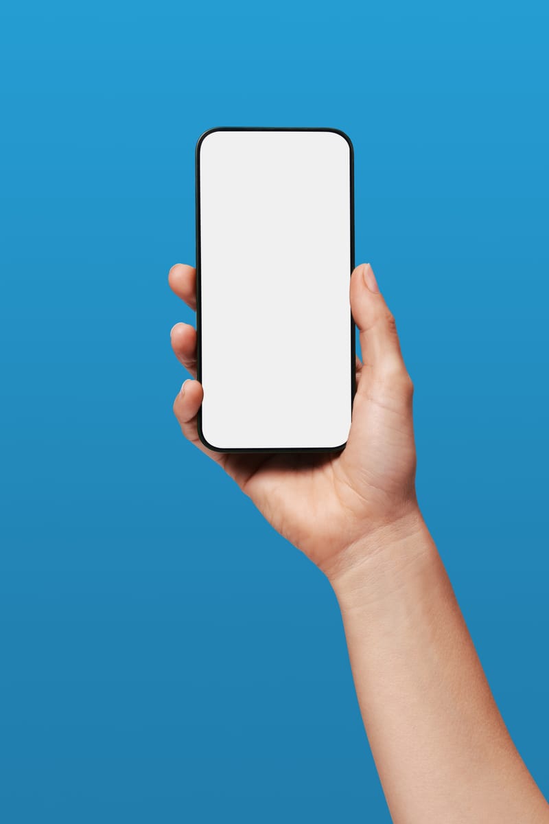 Par téléphone ou SMS