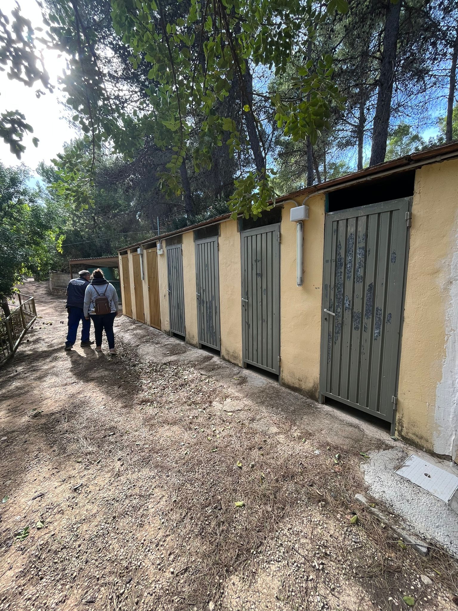 Pabellón de aseos y duchas