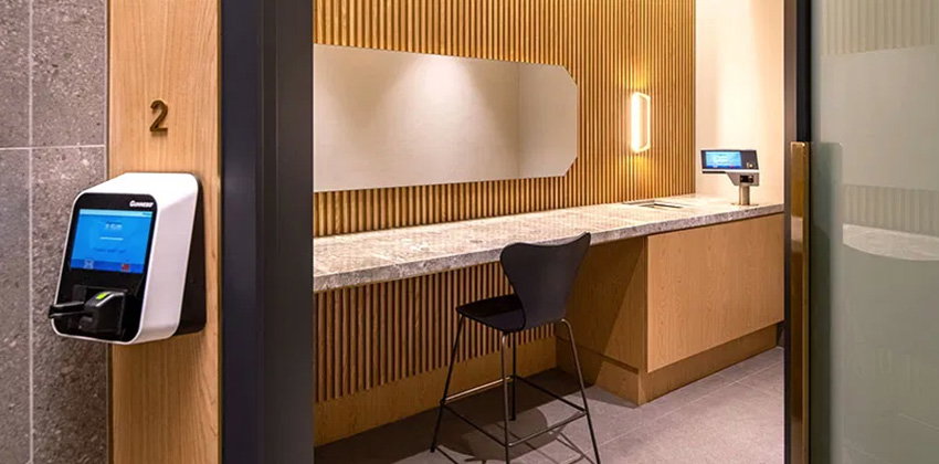 STARVAULT: An Automated Safe Deposit Box 