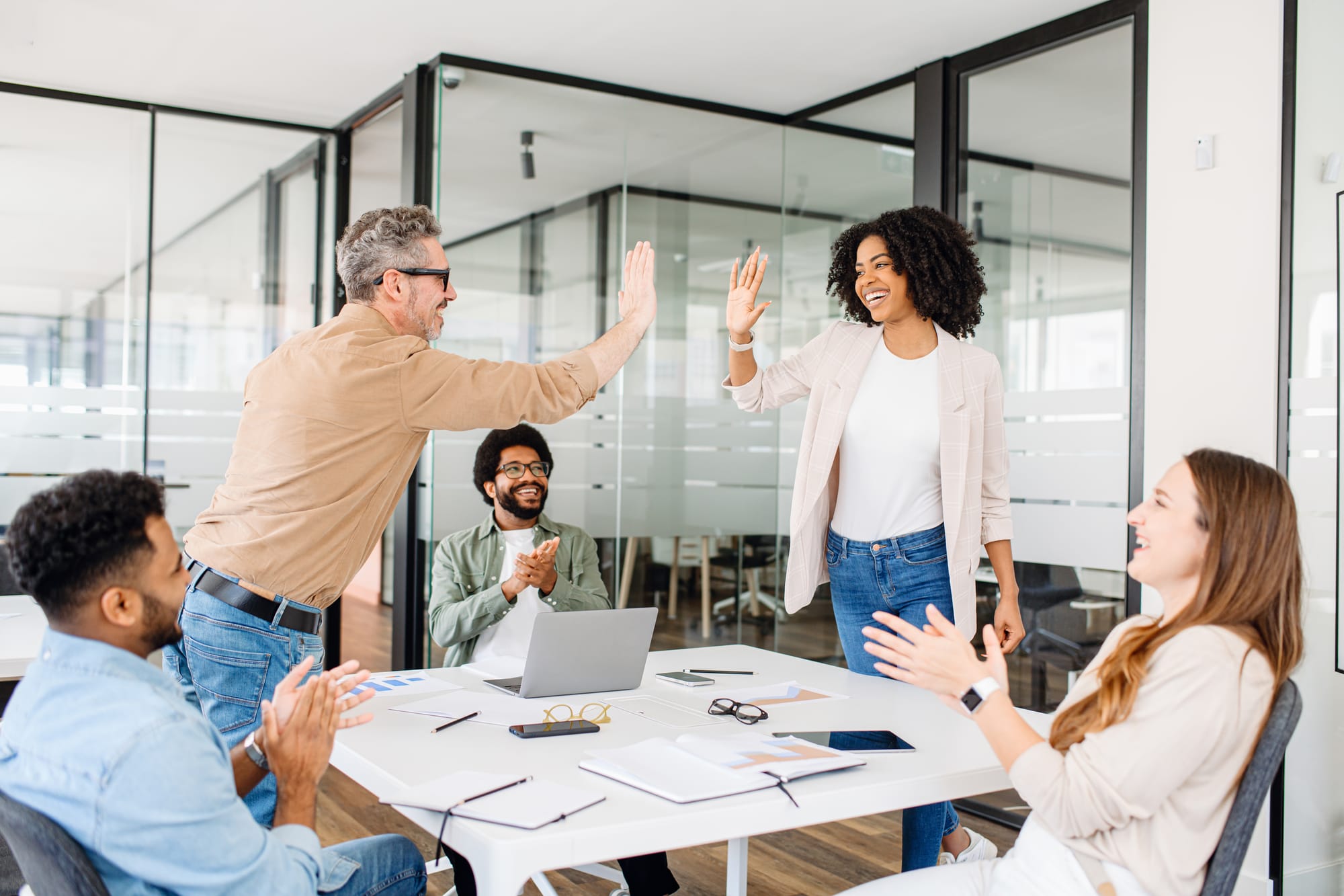 Comment motiver vos employés : Stratégies efficaces pour un engagement durable
