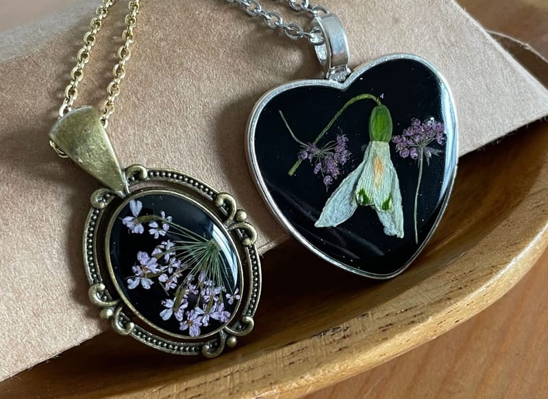 HANDGEMACHTER SCHMUCK