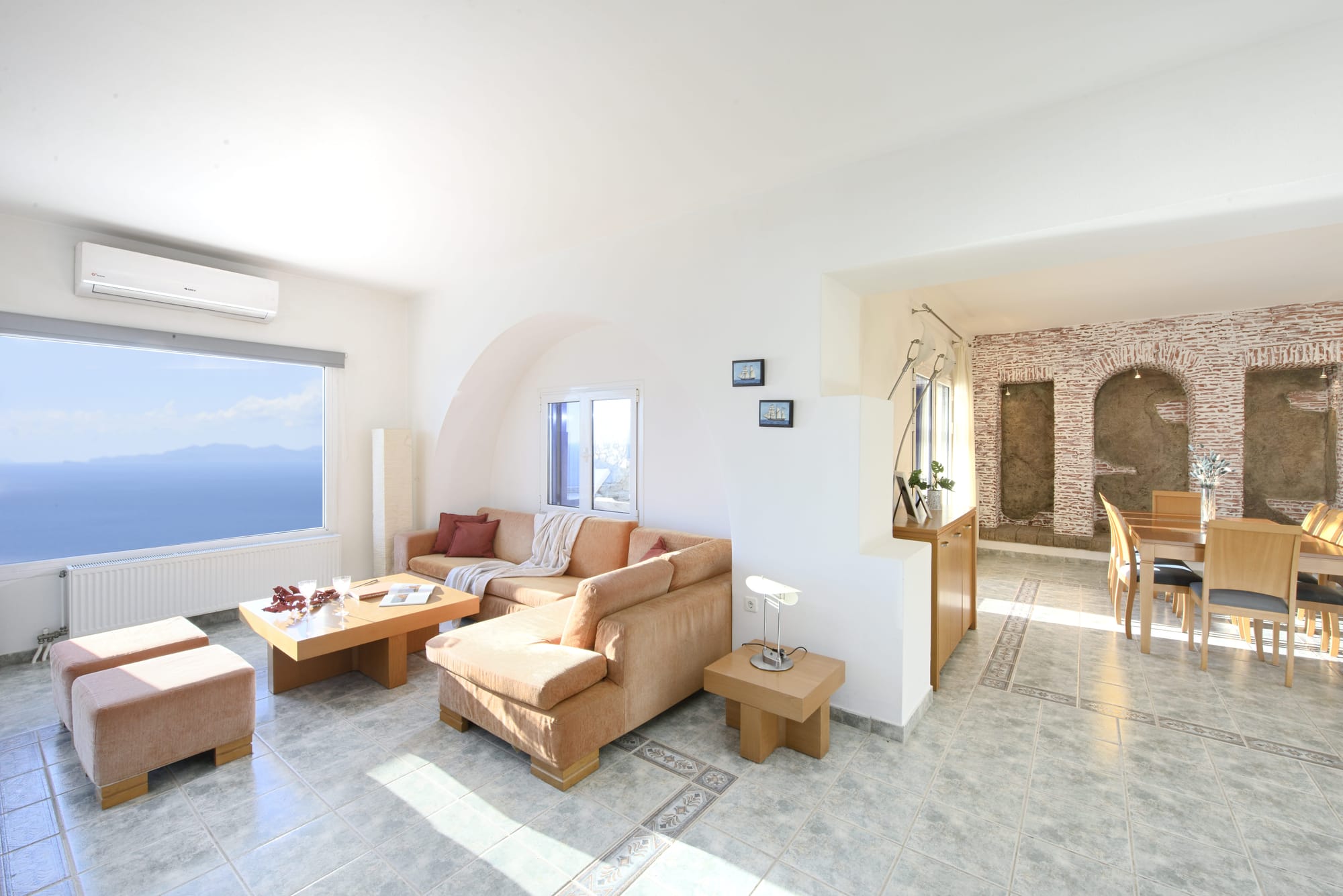 Villa Fos – Sunlit Interior Oasis