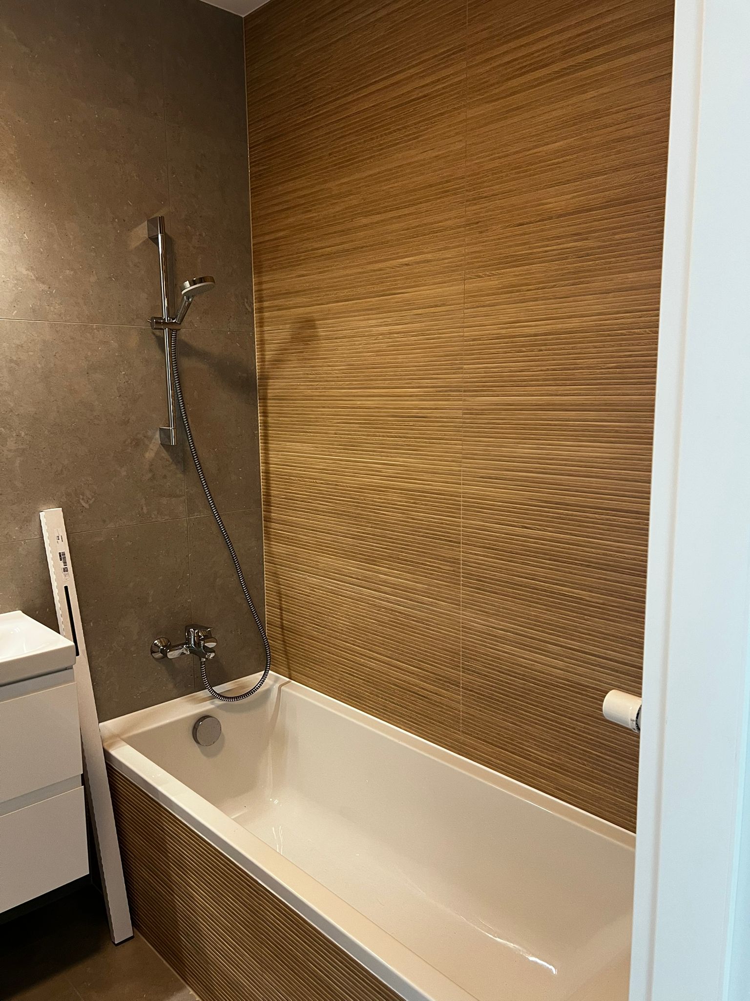 פרויקט סמוך לשדה התעופה הבינלאומי שופין - יזם AUREC