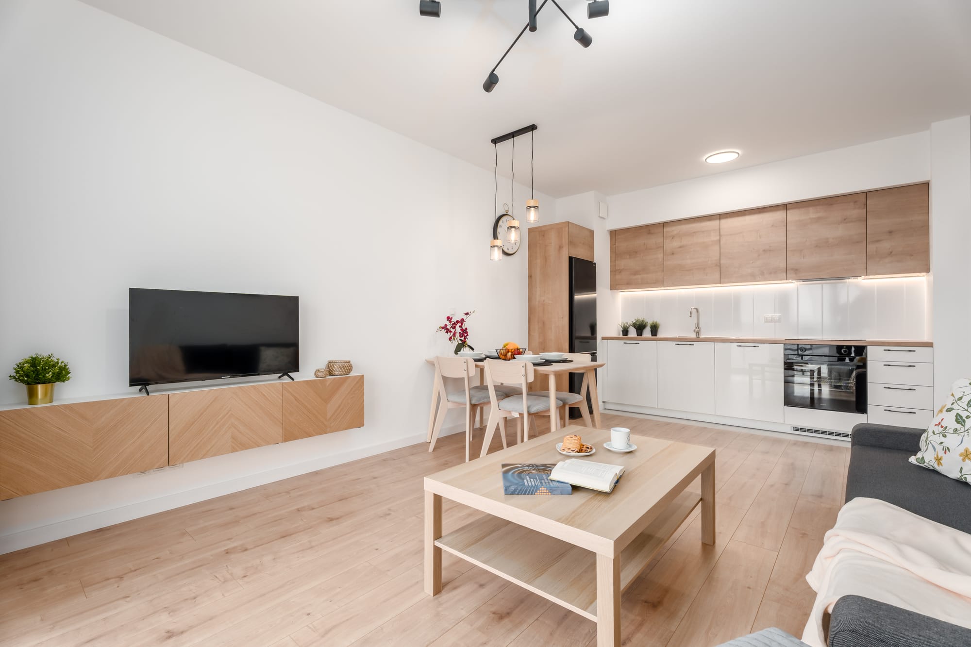 פרויקט סמוך לשדה התעופה הבינלאומי שופין - יזם AUREC