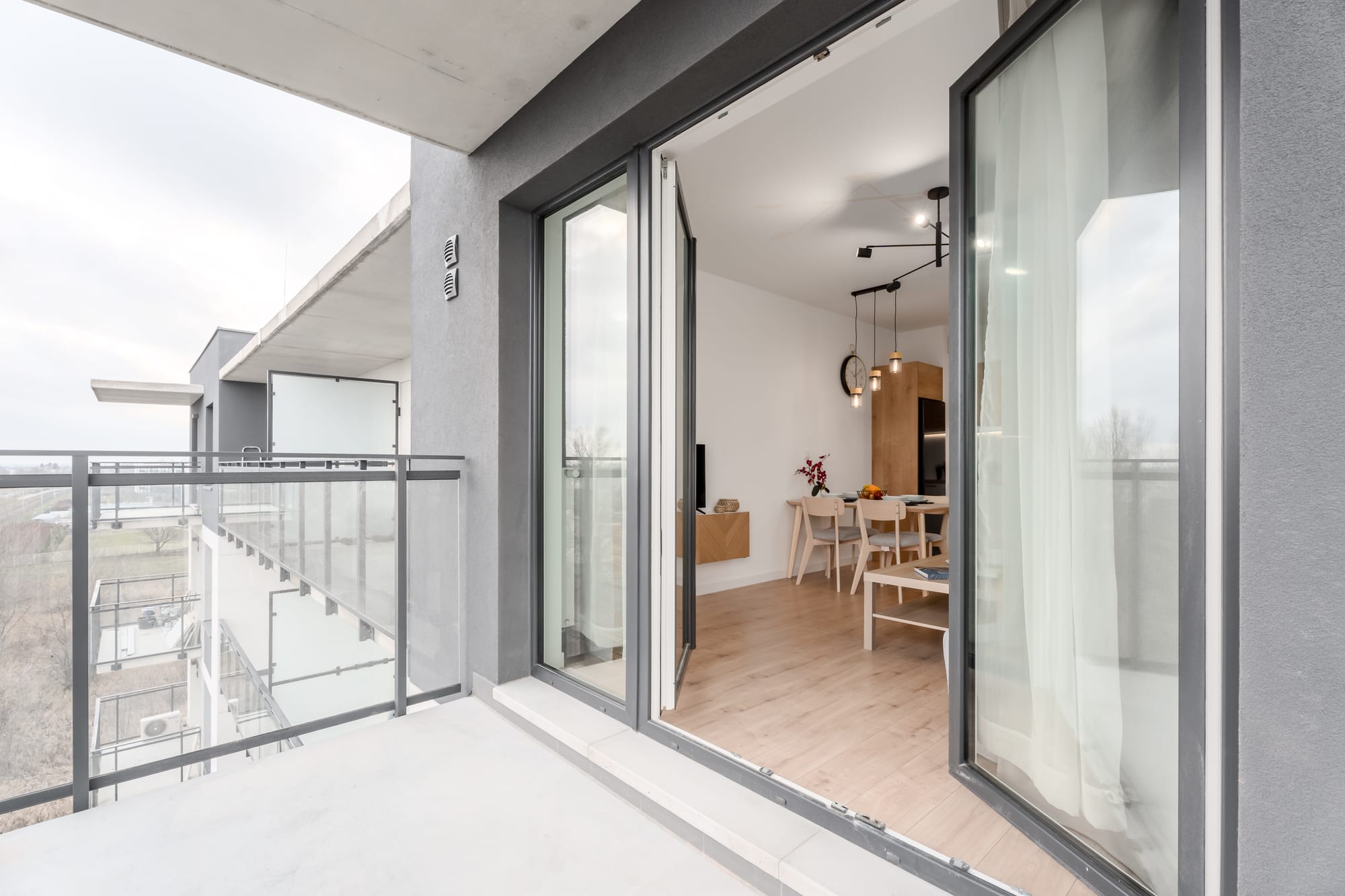 פרויקט סמוך לשדה התעופה הבינלאומי שופין - יזם AUREC