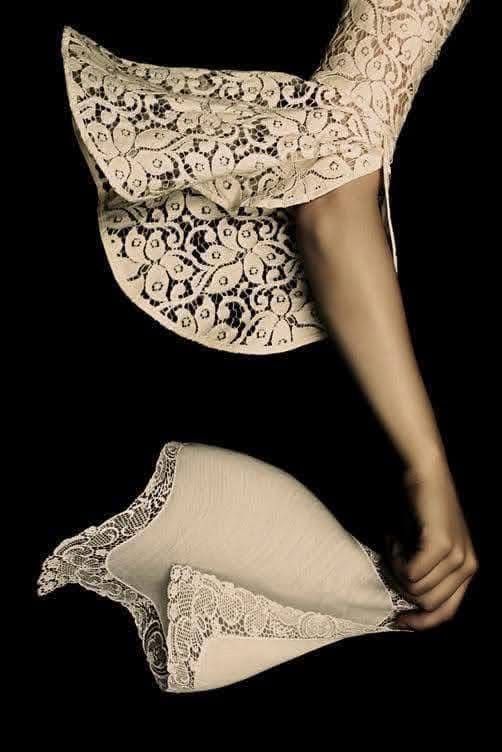 Certains parcours se tissent comme une dentelle.