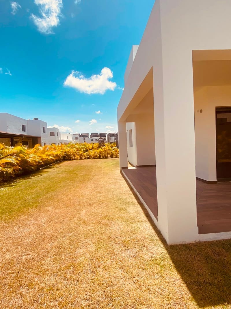 Villa Unifamiliar en Alquiler – USD 2,500/mes