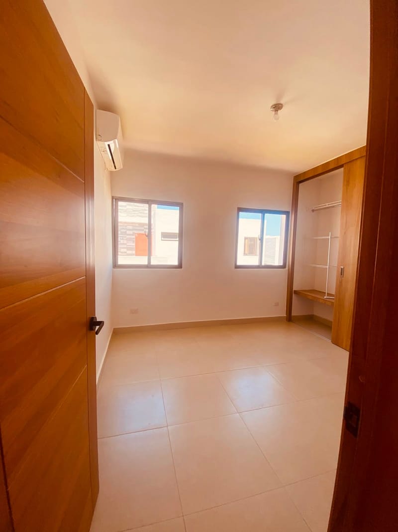 Villa Unifamiliar en Alquiler – USD 2,500/mes
