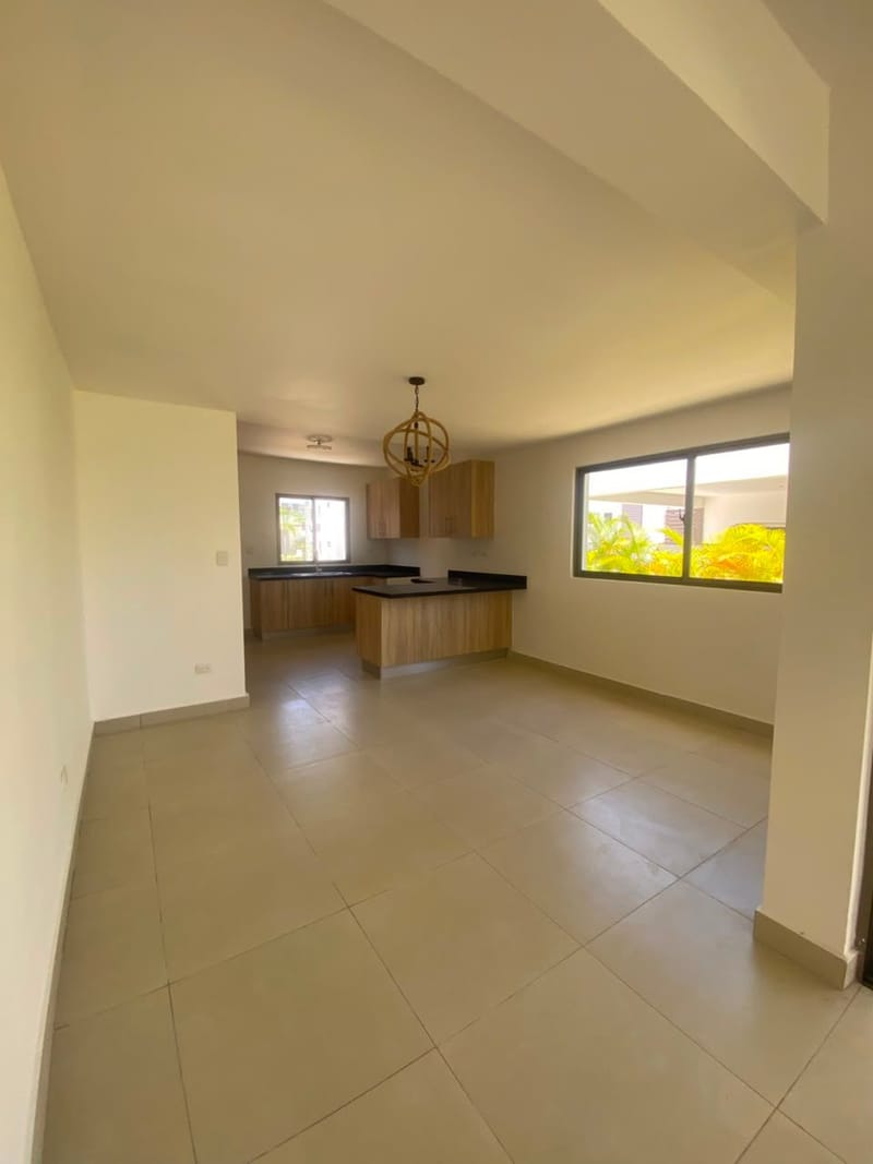 Villa Unifamiliar en Alquiler – USD 2,500/mes