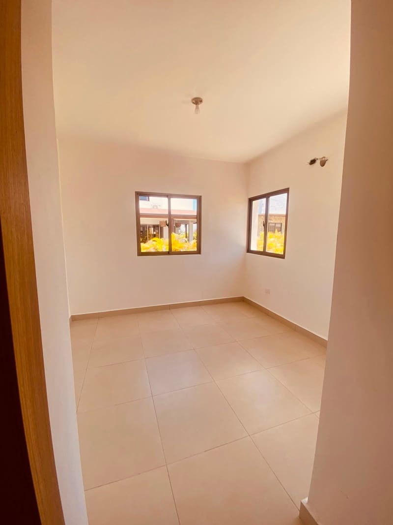 Villa Unifamiliar en Alquiler – USD 2,500/mes