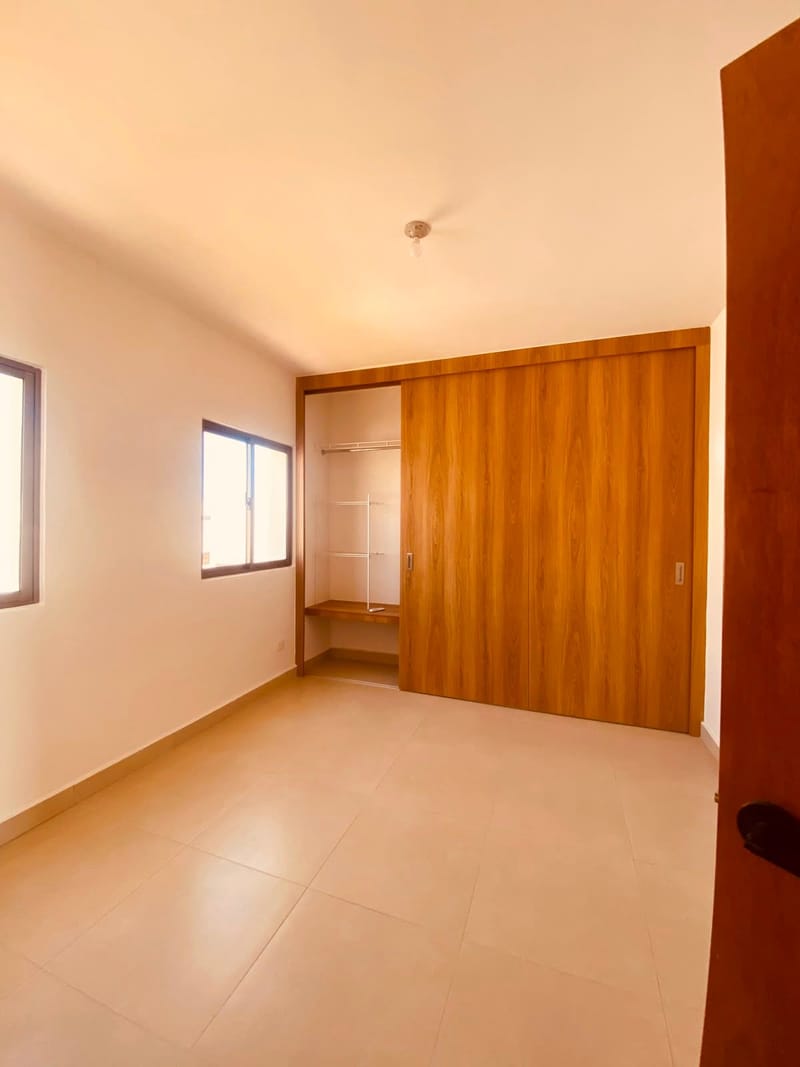 Villa Unifamiliar en Alquiler – USD 2,500/mes