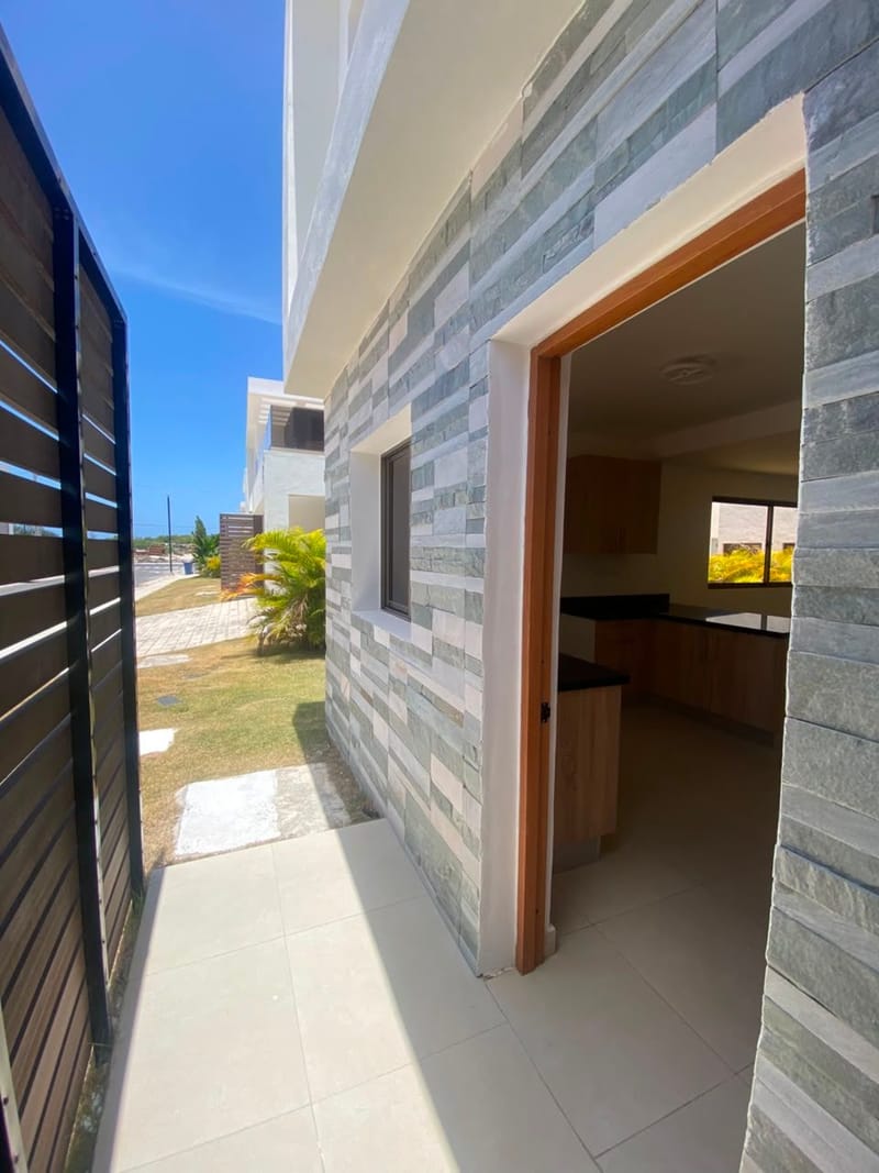 Villa Unifamiliar en Alquiler – USD 2,500/mes