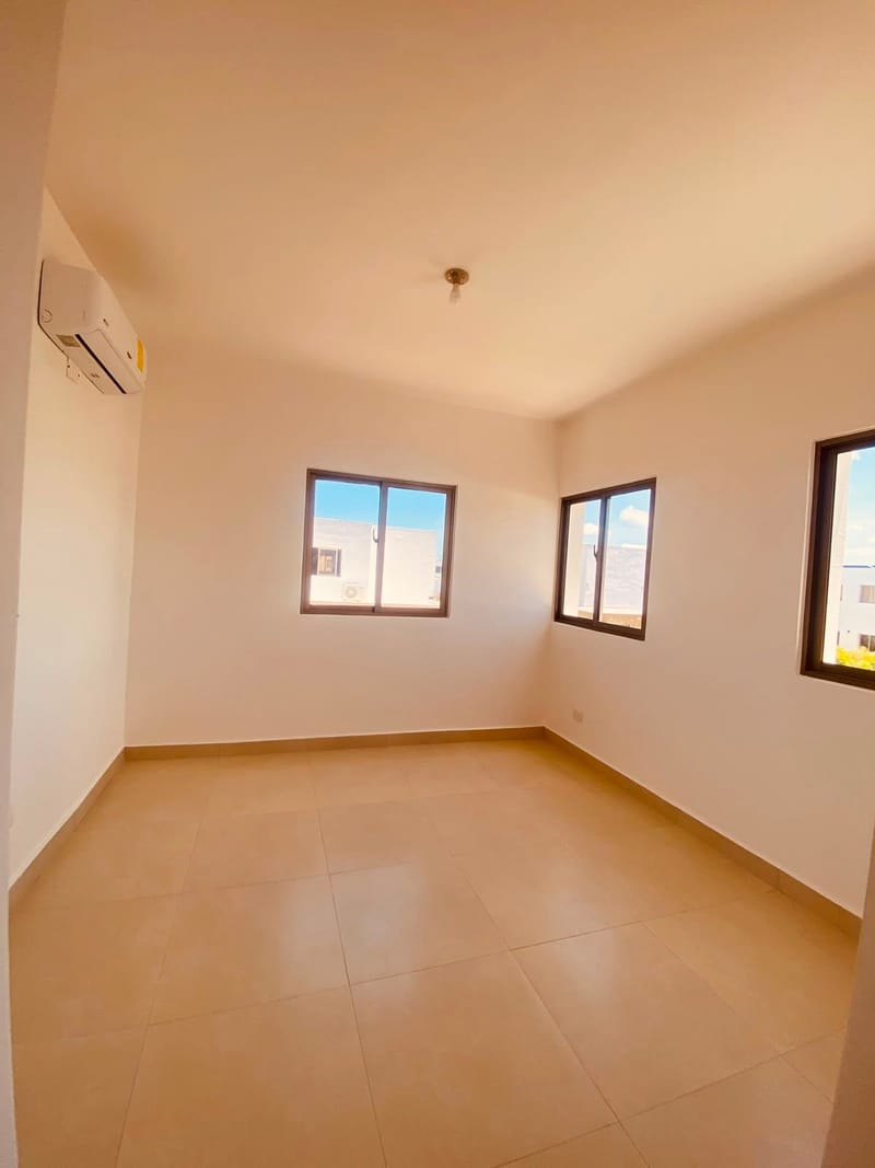 Villa Unifamiliar en Alquiler – USD 2,500/mes