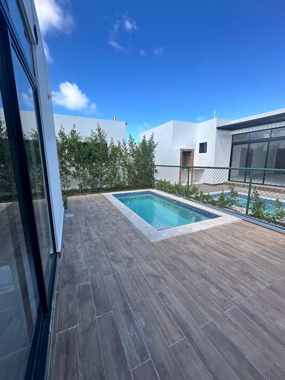 Villa en Alquiler | 3 Habitaciones + Habitación de Servicio