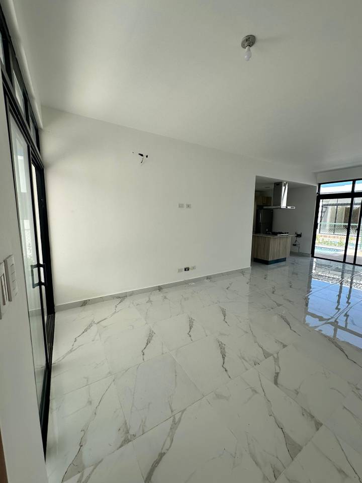 Villa en Alquiler | 3 Habitaciones + Habitación de Servicio