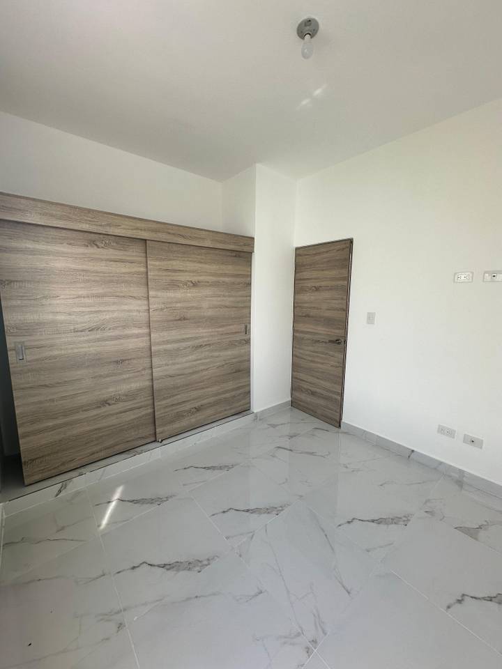 Villa en Alquiler | 3 Habitaciones + Habitación de Servicio
