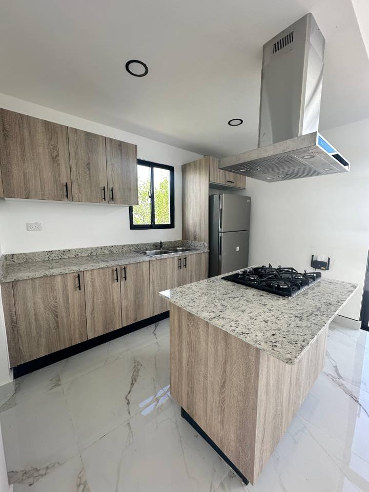 Villa en Alquiler | 3 Habitaciones + Habitación de Servicio