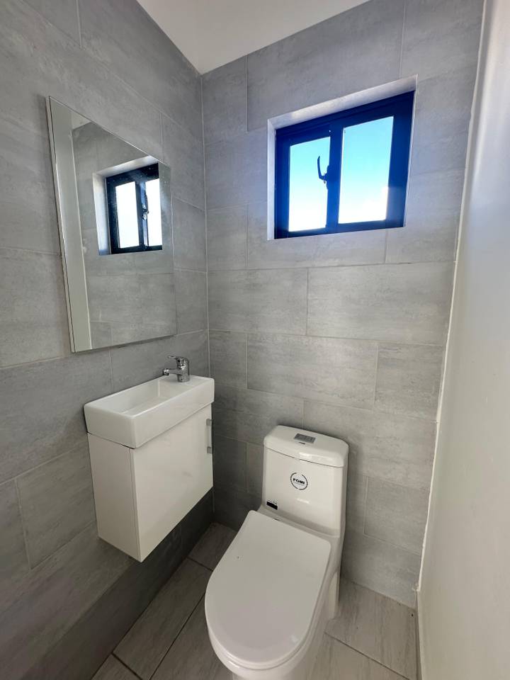 Villa en Alquiler | 3 Habitaciones + Habitación de Servicio