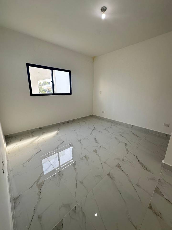 Villa en Alquiler | 3 Habitaciones + Habitación de Servicio
