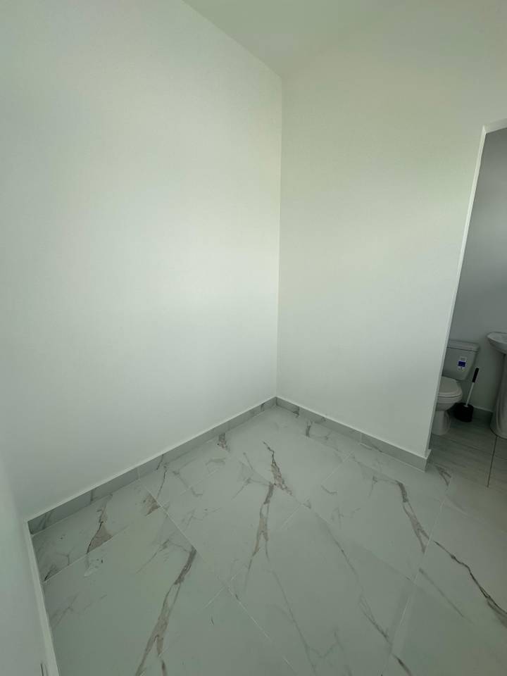Villa en Alquiler | 3 Habitaciones + Habitación de Servicio