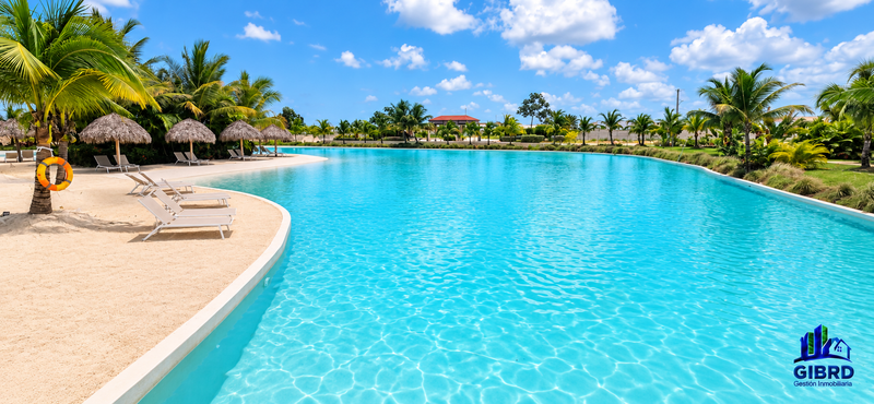 Una oportunidad excepcional para vivir o invertir dentro de un residencial exclusivo con playa artificial y completas amenidades.