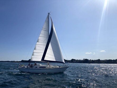 KIRK AMEL UN VOILIER MARIN DE 11 METRES - RAPIDITE ET CONFORT EN MER
