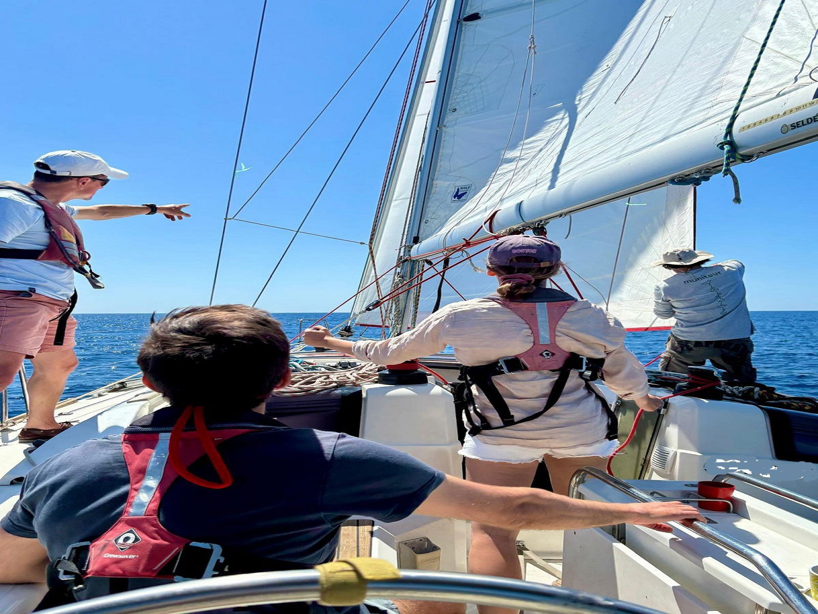 ON FORME UN EQUIPAGE