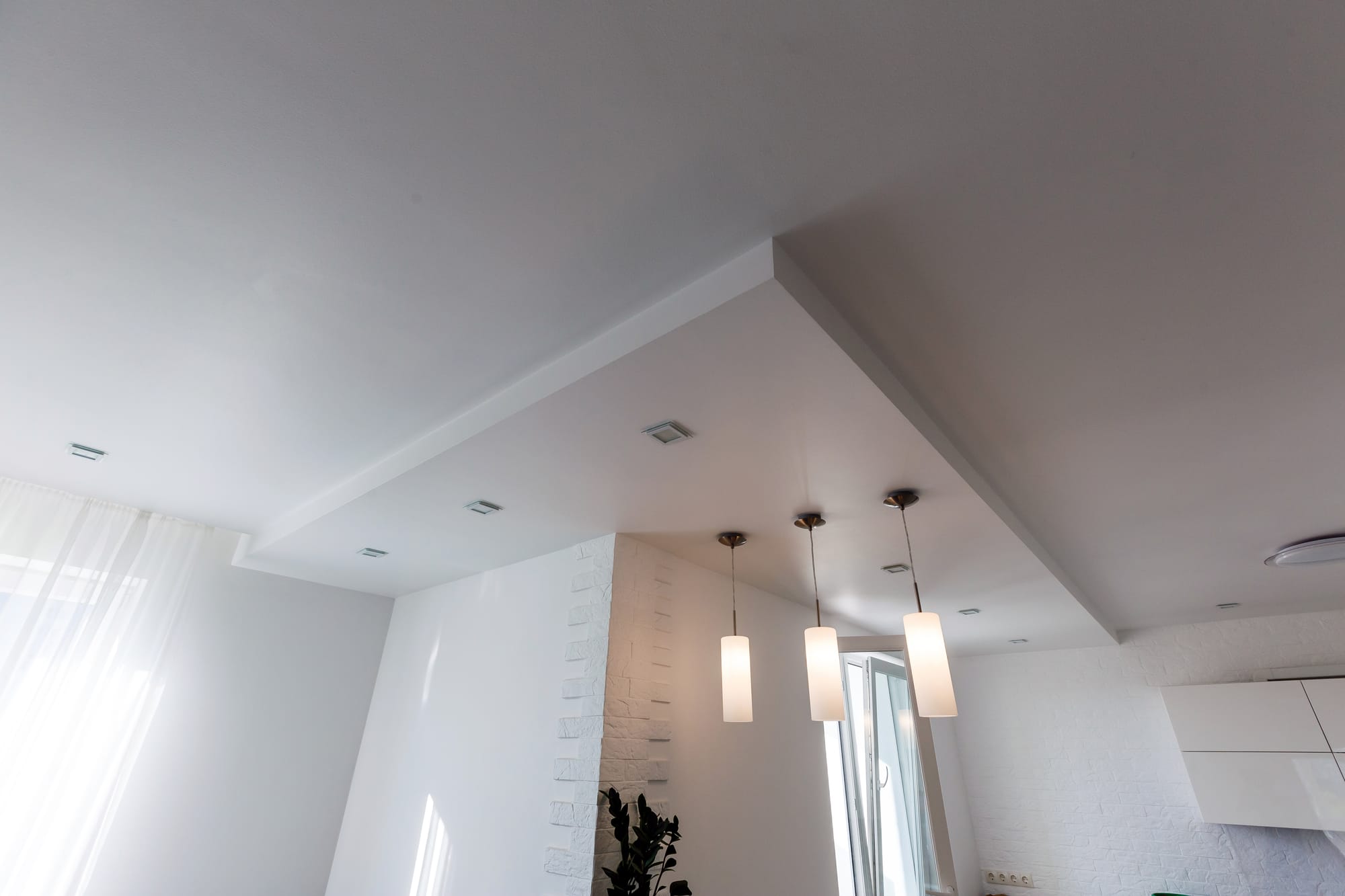 How to Avoid Paint Flashing on Ceilings