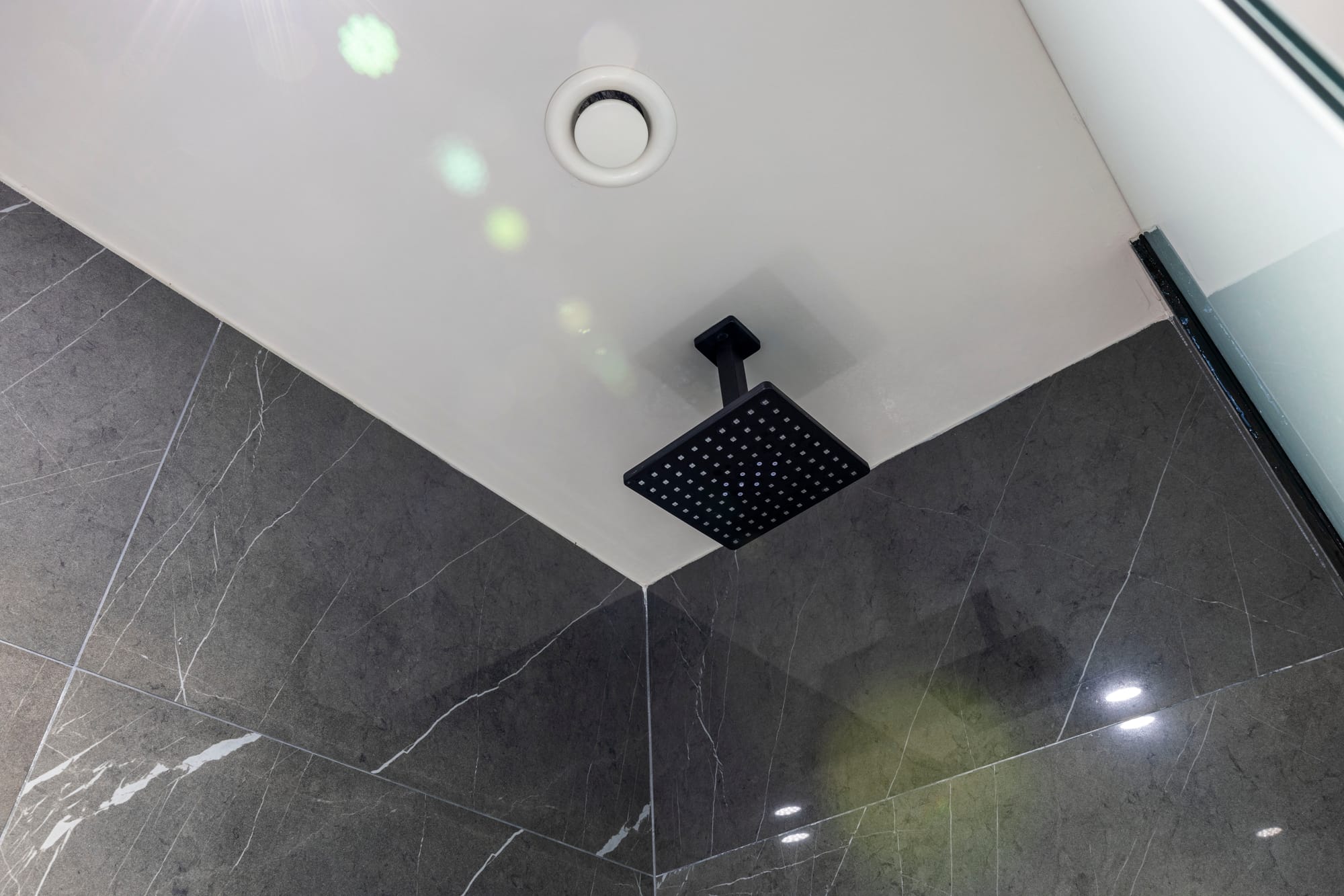 Bathroom Ceiling Paint Tips for Homes in the Pearl District