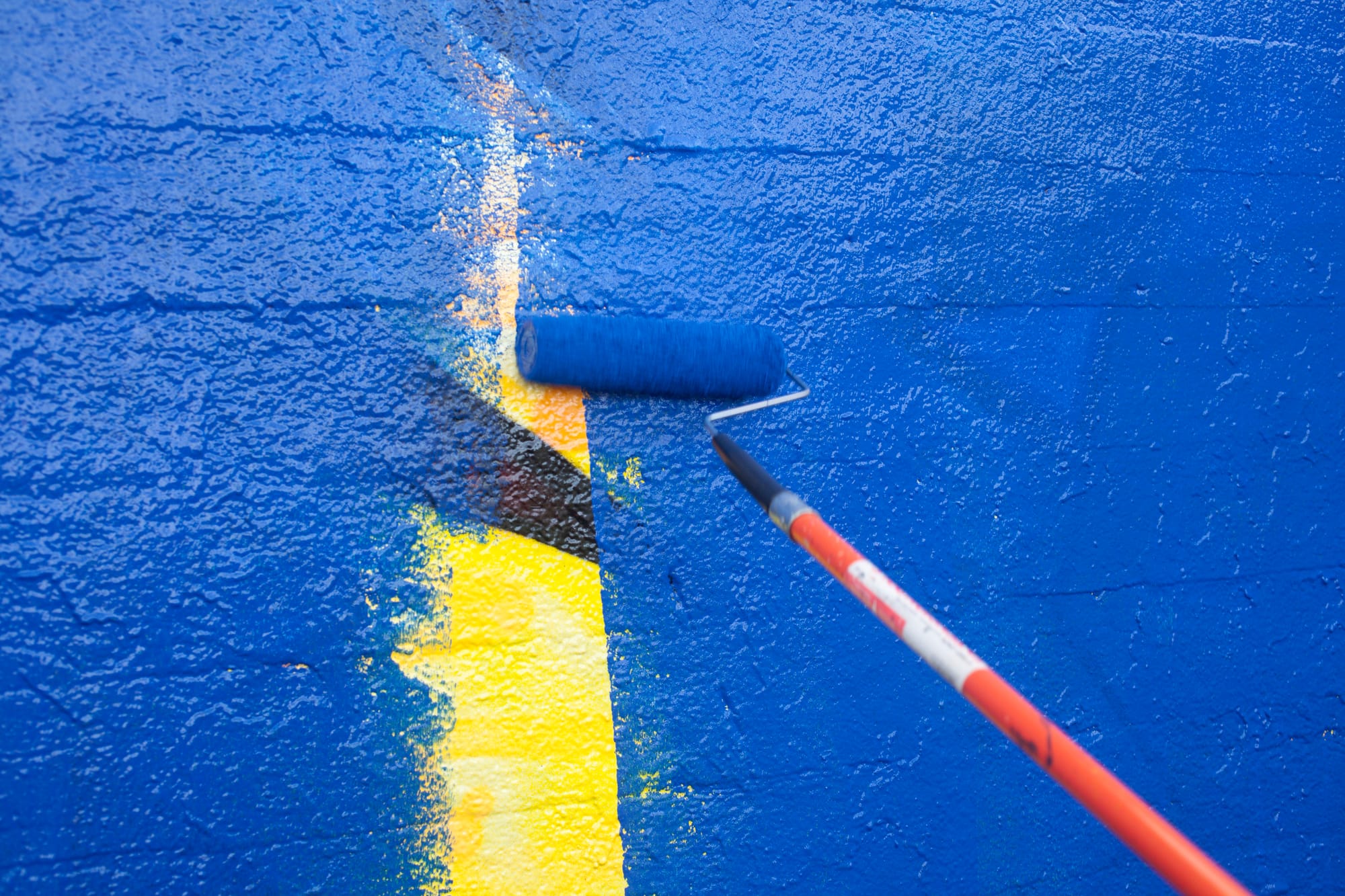 Will Painting Over Wallpaper Always Cause Bubbles?