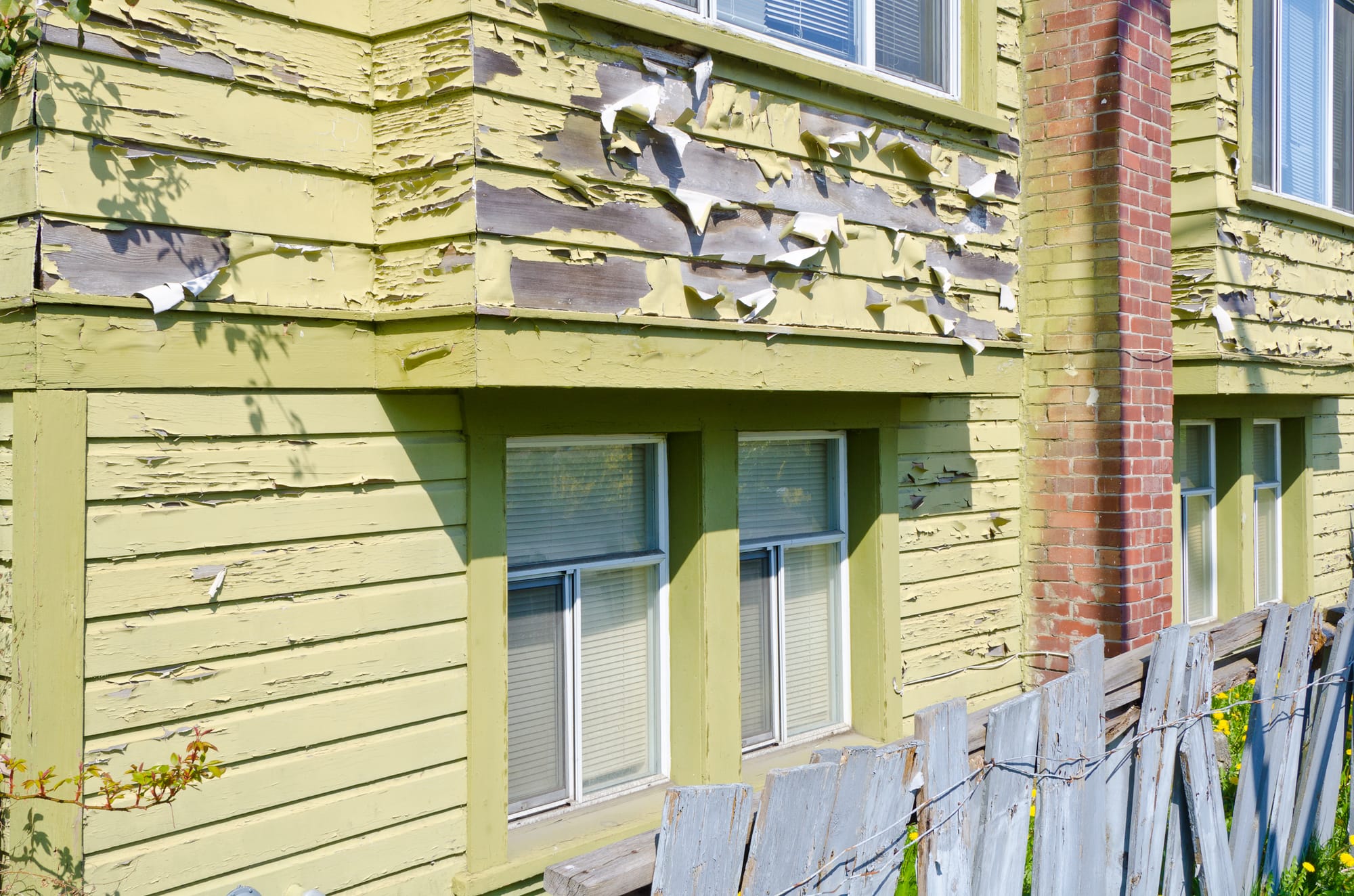 Exterior Painting vs Siding Replacement Cost
