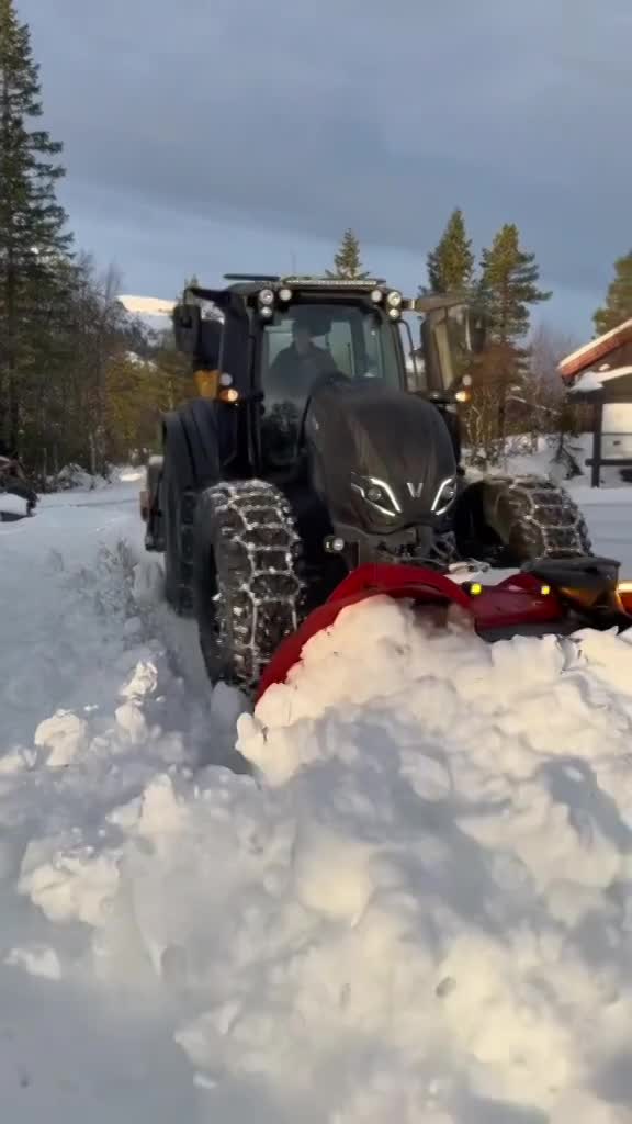 Brøyting i Skarsdalen thumbnail