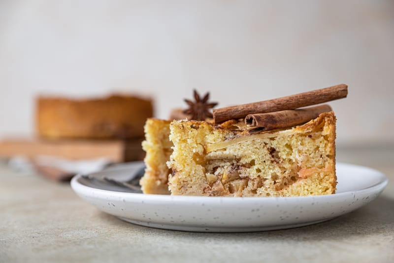 Cinnamon Apple Coffee Cake