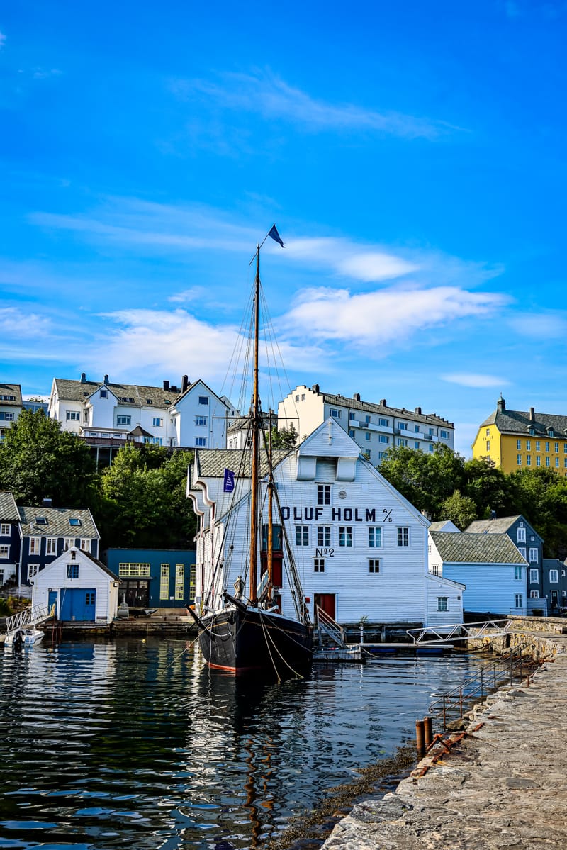 Embark on a visual journey with my lens as I capture the beauty, culture, and moments of destinations worldwide.