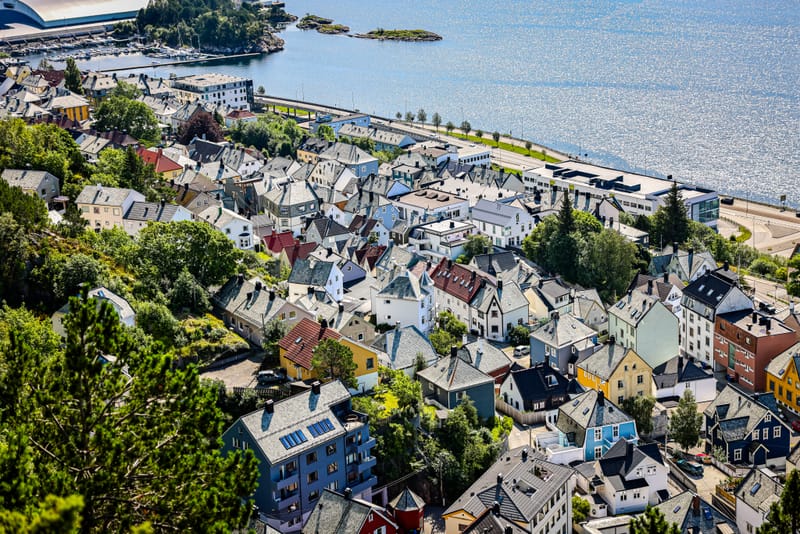 Embark on a visual journey with my lens as I capture the beauty, culture, and moments of destinations worldwide.