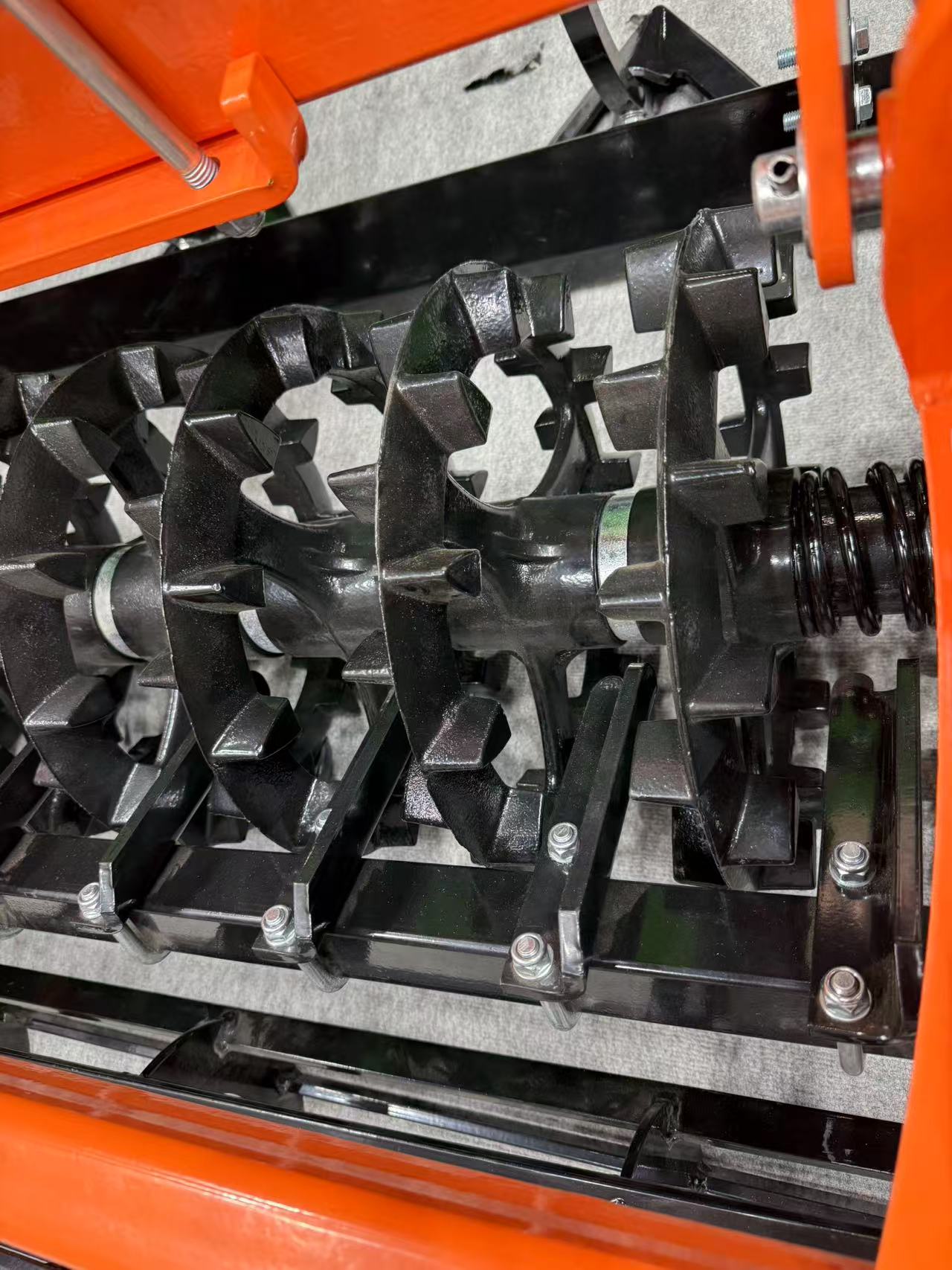 Junlong Company Deeply Cultivates European and American Export Markets and Simultaneously Activates New Drivers of Domestic Consumption