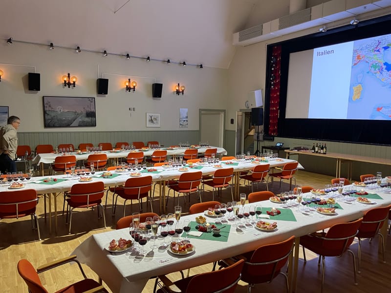 VINPROVNING av Italienska röda viner