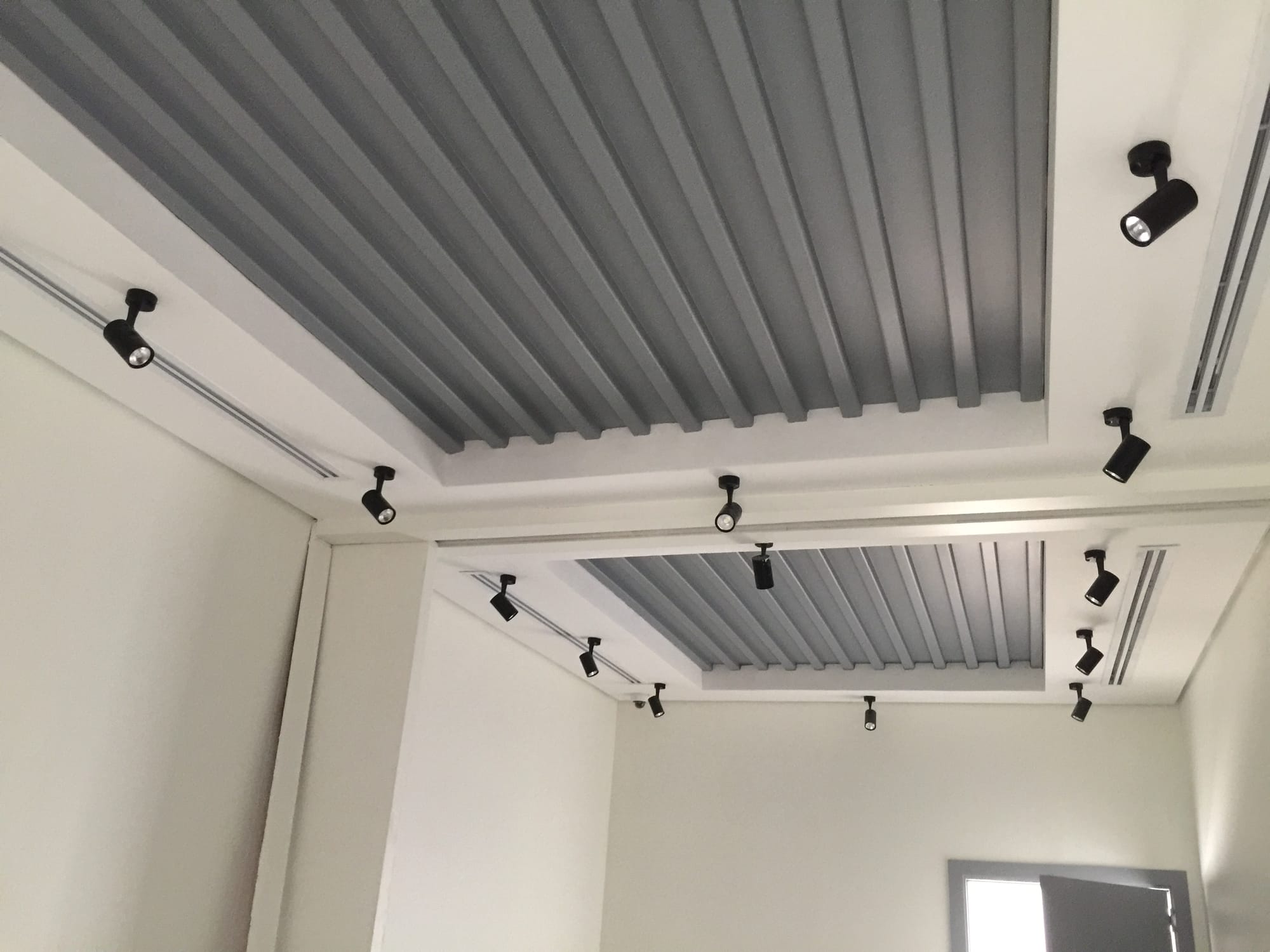 شركة تجارية - 1