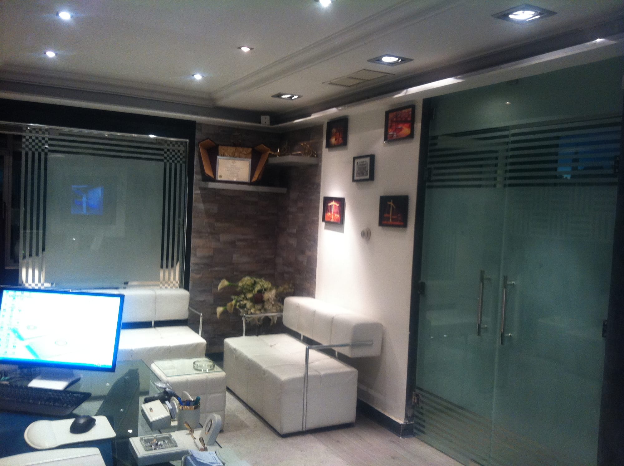 مكتب محامي -4