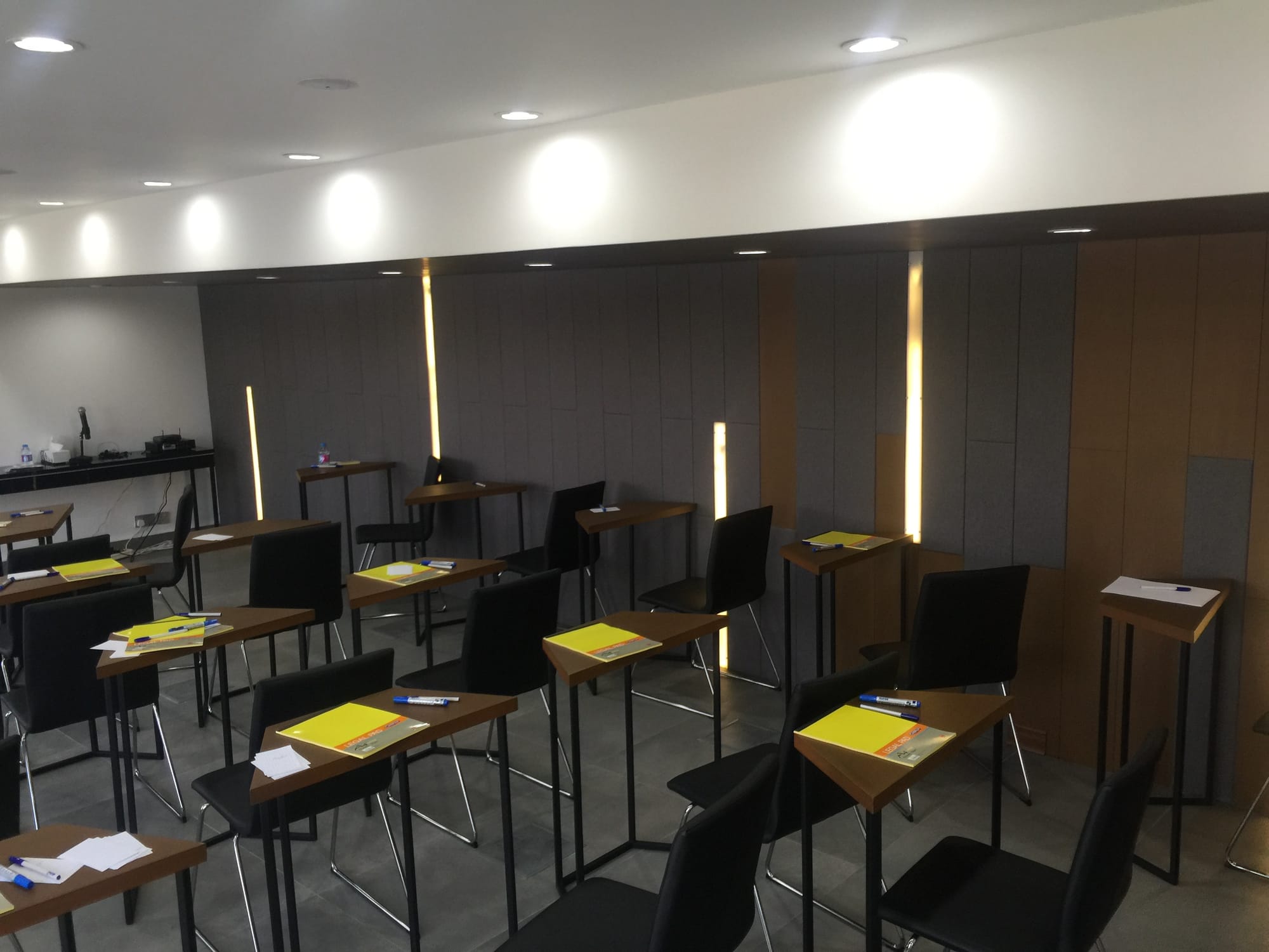 قاعة اجتماعات