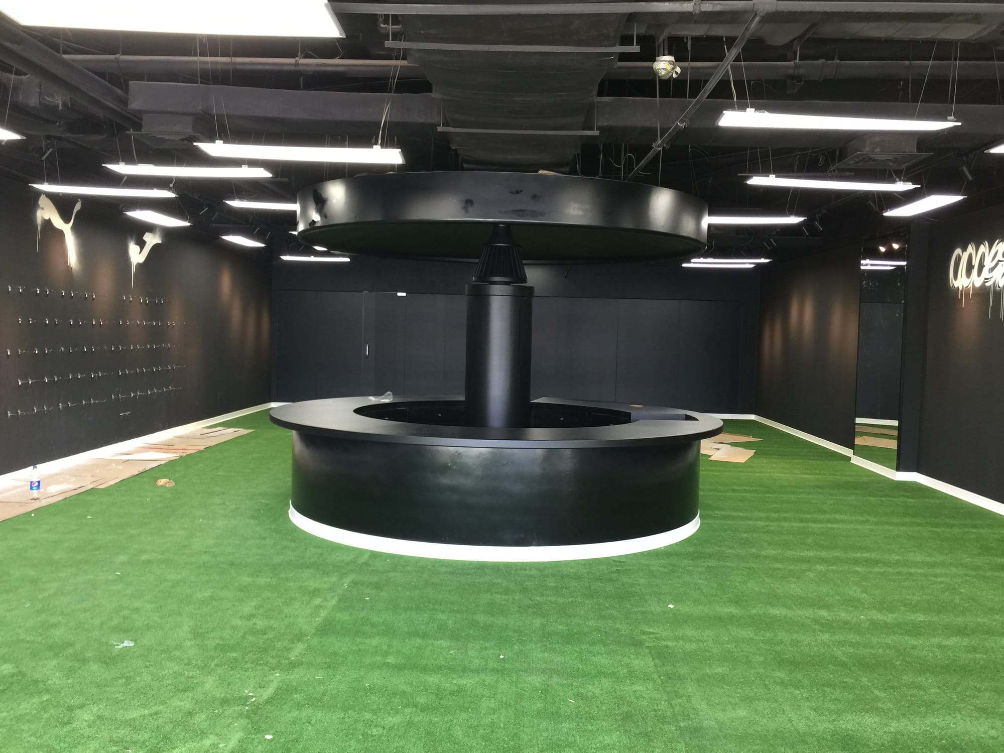 محل ملابس رياضية