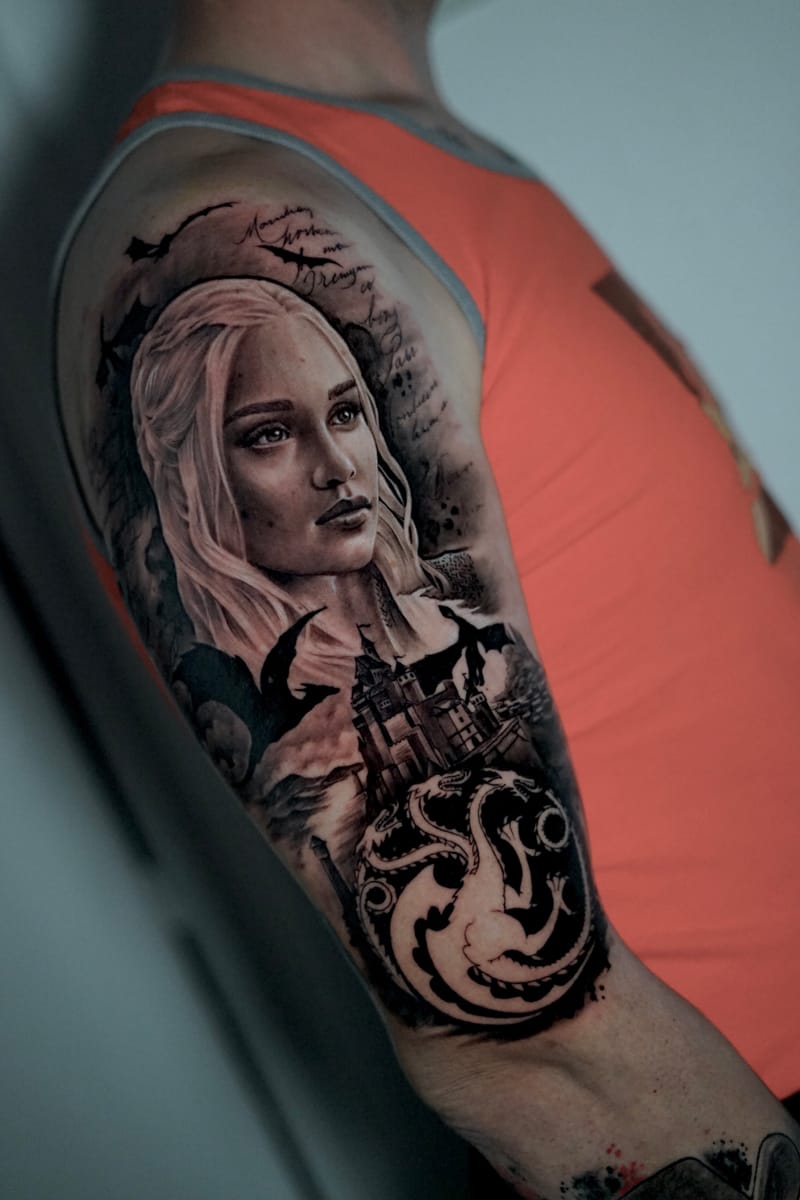 Variedad de trabajos donde prioriza el retrato siempre enfocado en crear grandes piezas con mucho detalle 