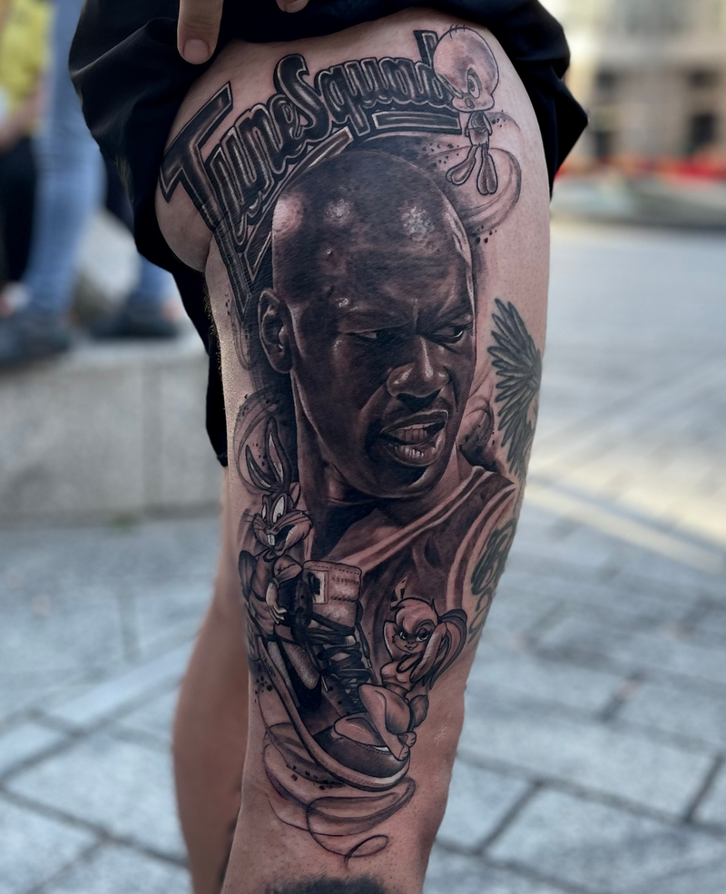 Variedad de trabajos donde prioriza el retrato siempre enfocado en crear grandes piezas con mucho detalle 