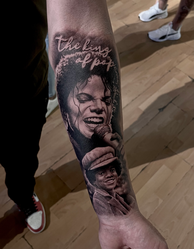 Variedad de trabajos donde prioriza el retrato siempre enfocado en crear grandes piezas con mucho detalle 