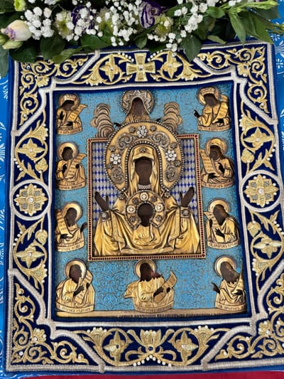 Gebetsgottesdienst mit einem Akathisten an die Allerheiligsten Theotokos zu Ehren der wundersamen Ikone der Muttergottes "Das Zeichen" Kurskaya-Korennaya in unserer Gemeinde am 24. Juni 2025