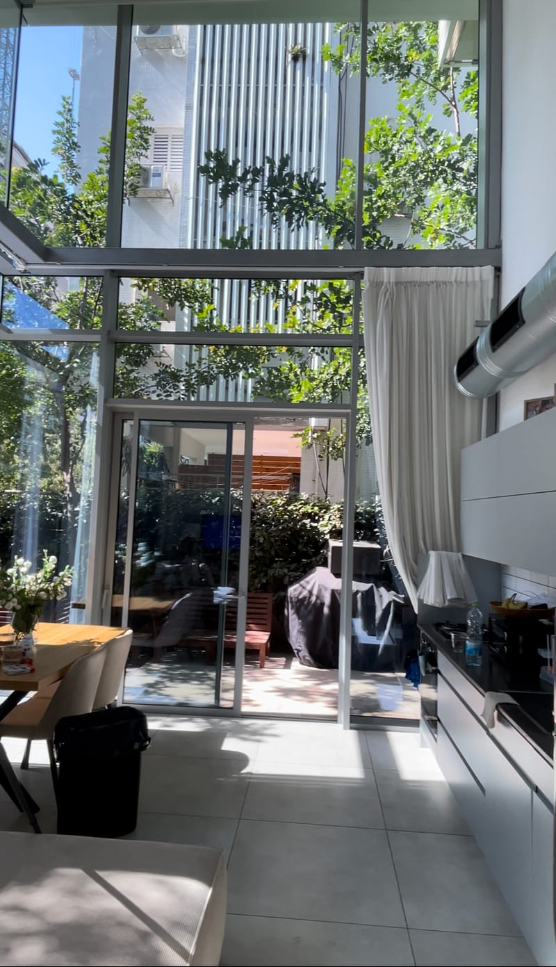 ניקוי חלונות בגובה: למה כדאי להשאיר את זה למקצוענים?