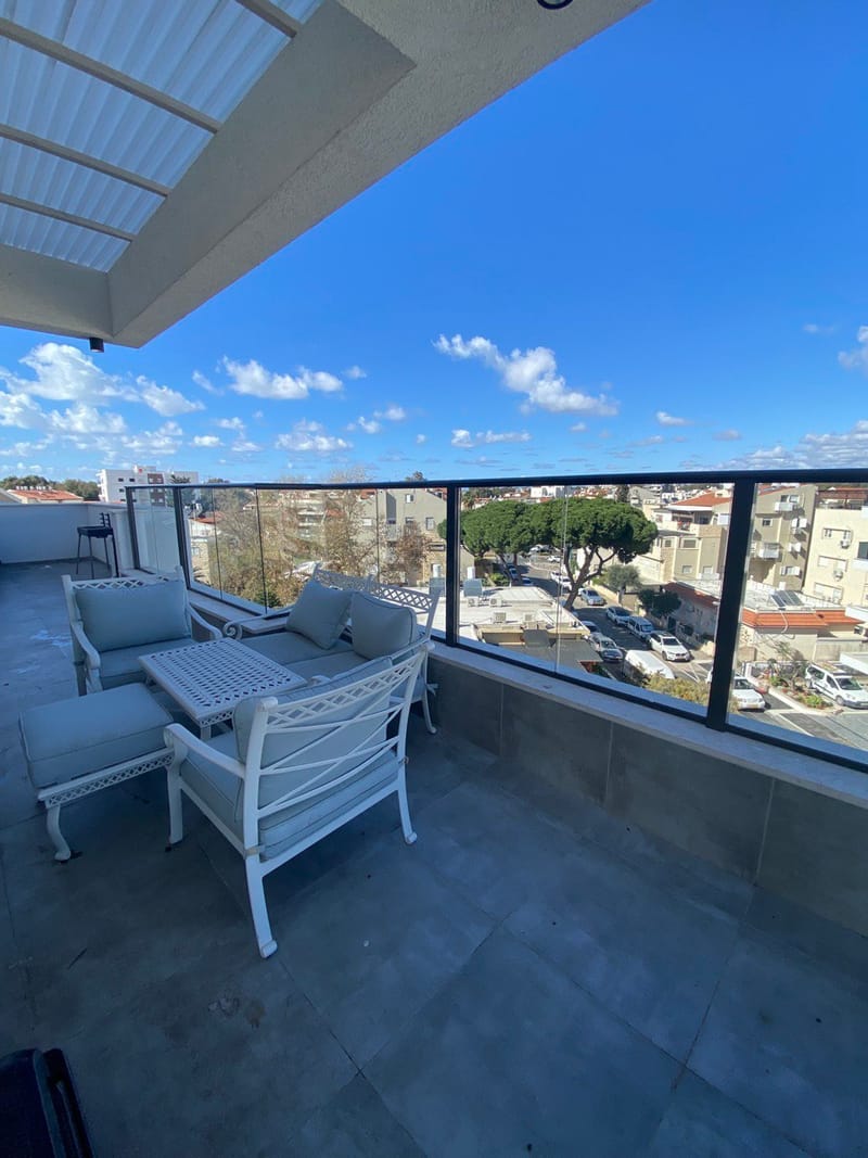 איך הזכוכיות במרפסת משפיעות על הבית שלכם?